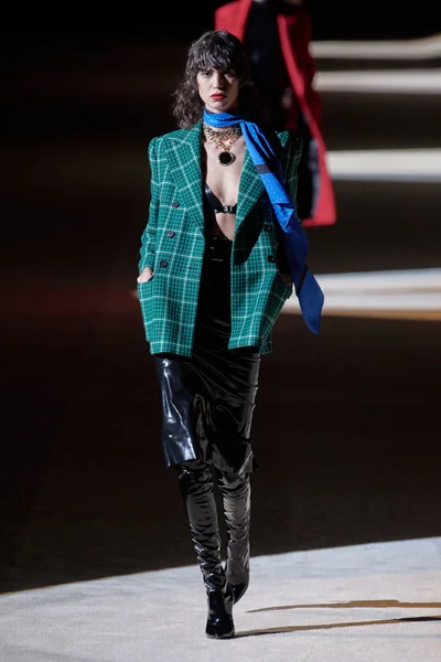 Look 38